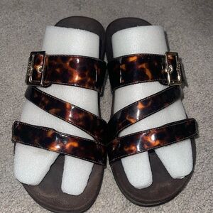 Vionic orthopedic tortoise shell sandals